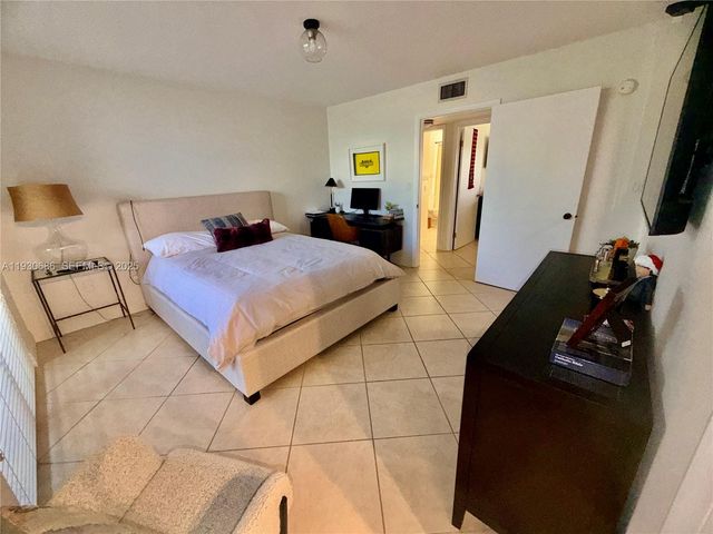 8065 SW 107th Ave 313, Miami, FL 33173