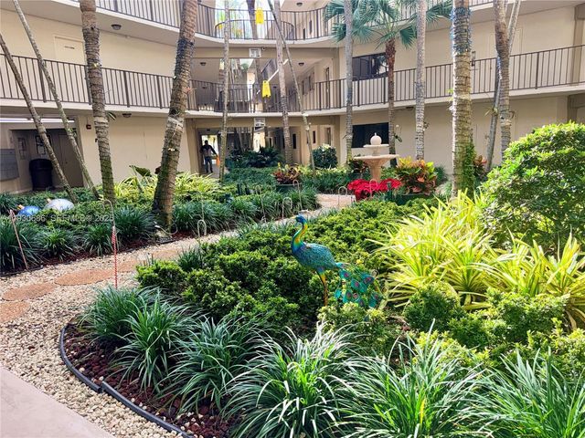 8065 SW 107th Ave 313, Miami, FL 33173