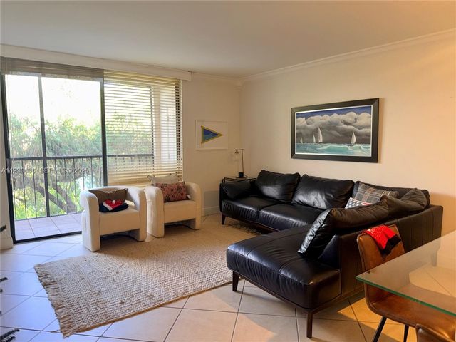 8065 SW 107th Ave 313, Miami, FL 33173