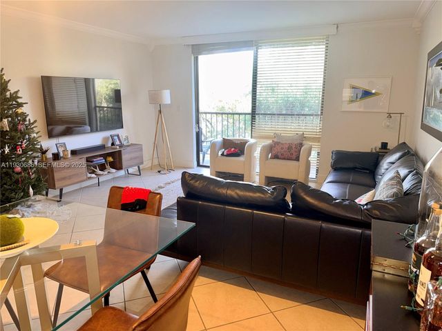 8065 SW 107th Ave 313, Miami, FL 33173