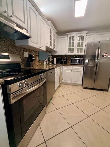 8065 SW 107th Ave 313, Miami, FL 33173