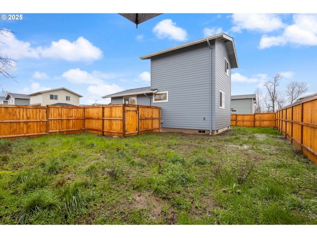 749 ST CHARLES St, Eugene, OR 97402