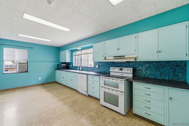 57 St John's Parkside Street, Buffalo, NY 14210