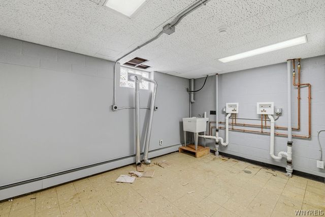 57 St John's Parkside Street, Buffalo, NY 14210