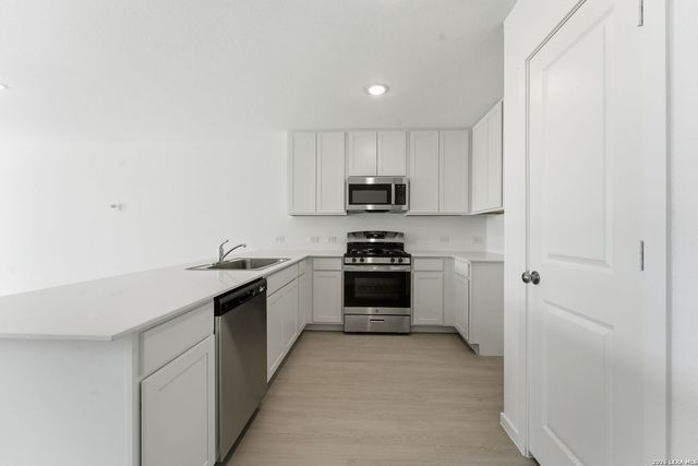 3837 Swift Fox Rd, New Braunfels, TX 78130