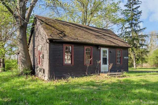 22980 Quinn Road, Clinton Township, MI 48035