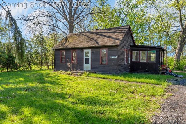 22980 Quinn Road, Clinton Township, MI 48035