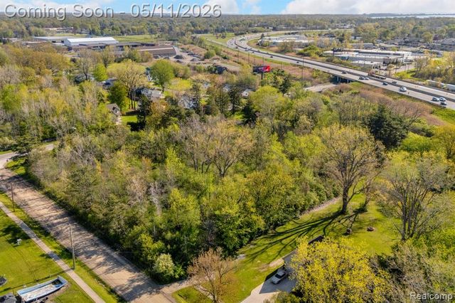 22980 Quinn Road, Clinton Township, MI 48035