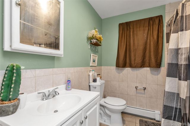 96 W 11th Street, Huntington Station, NY 11746
