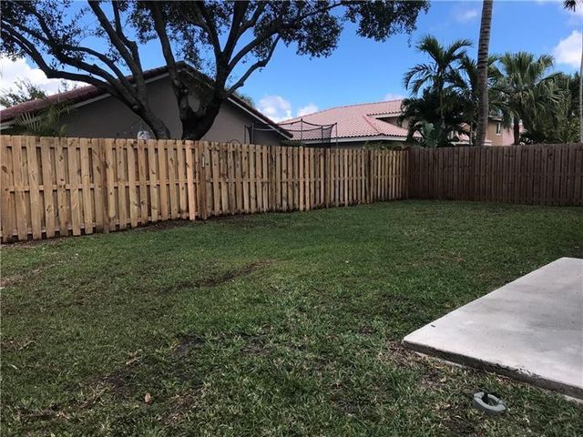 245 Via Milan Terrace, Davie, FL 33325
