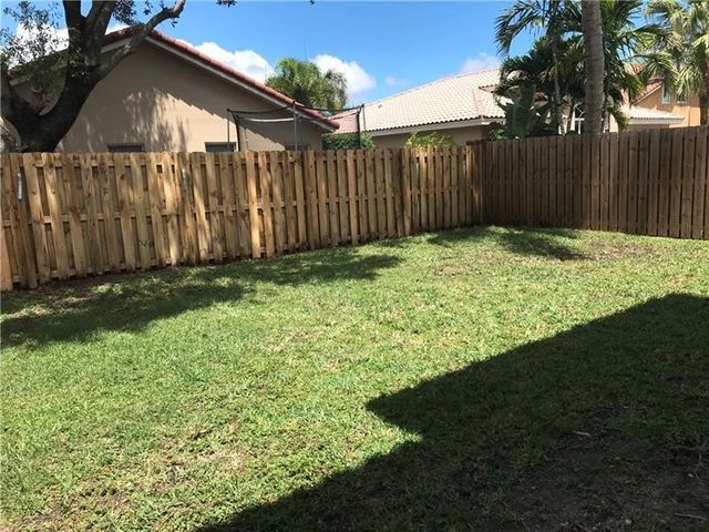 245 Via Milan Terrace, Davie, FL 33325