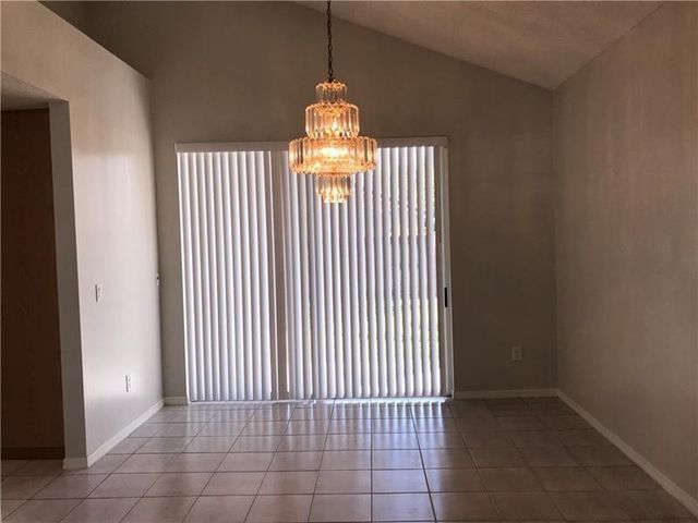 245 Via Milan Terrace, Davie, FL 33325