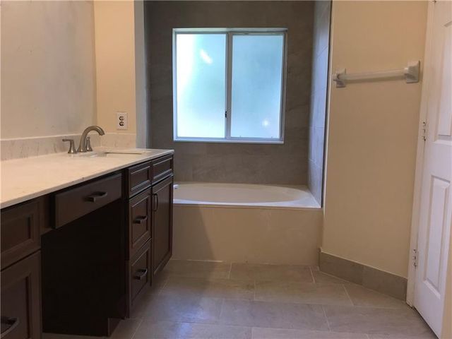 245 Via Milan Terrace, Davie, FL 33325