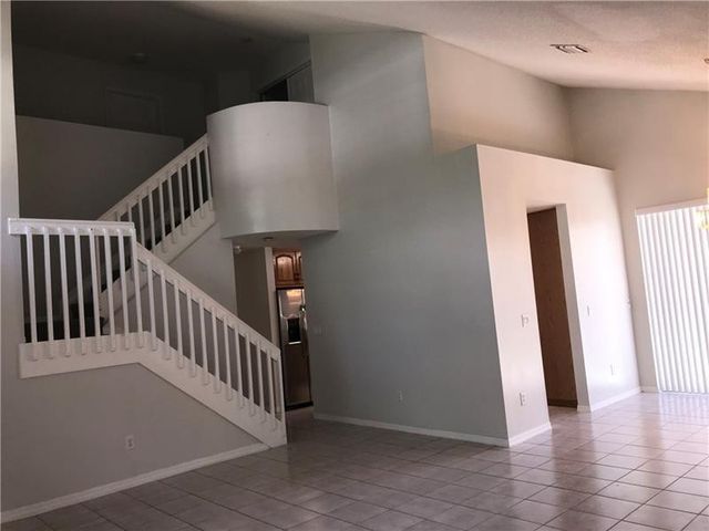 245 Via Milan Terrace, Davie, FL 33325