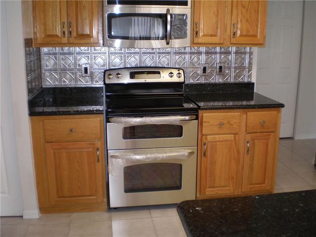 245 Via Milan Terrace, Davie, FL 33325