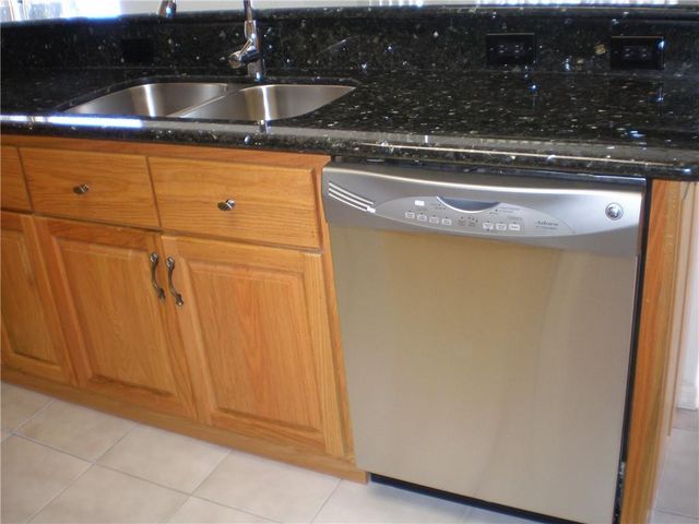 245 Via Milan Terrace, Davie, FL 33325