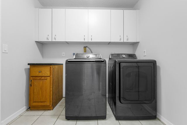 245 Via Milan Terrace, Davie, FL 33325