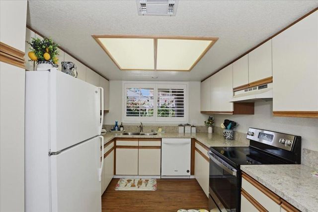 2001 E Camino Parocela J71, Palm Springs, CA 92264