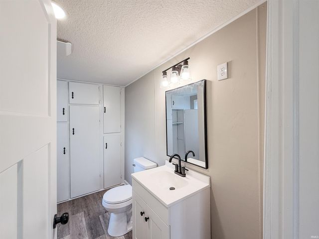 1208 W Quincy Street, Garrett, IN 46738