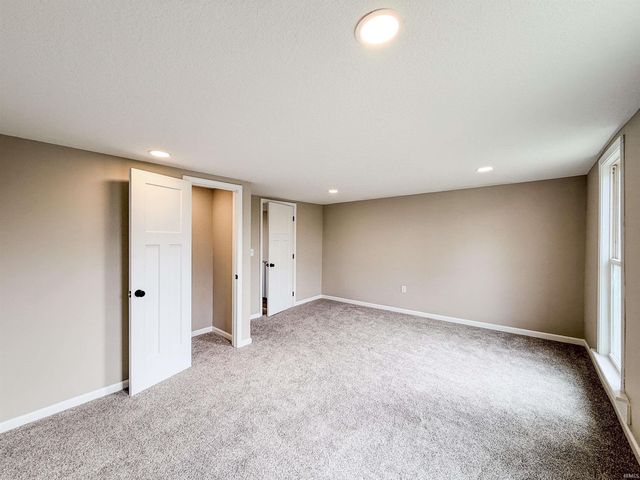 1208 W Quincy Street, Garrett, IN 46738