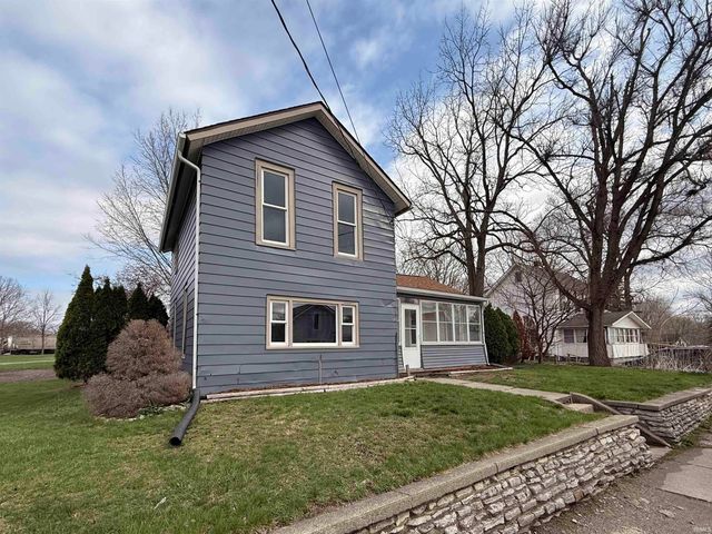 1208 W Quincy Street, Garrett, IN 46738