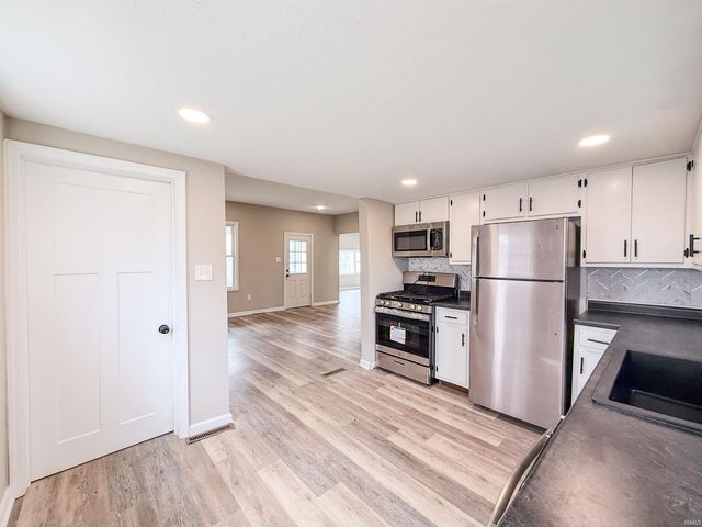 1208 W Quincy Street, Garrett, IN 46738