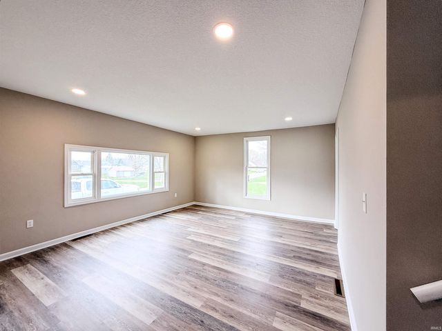 1208 W Quincy Street, Garrett, IN 46738