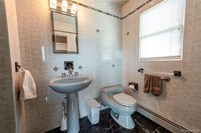 164 W Islip Road, West Islip, NY 11795