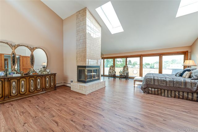 164 W Islip Road, West Islip, NY 11795