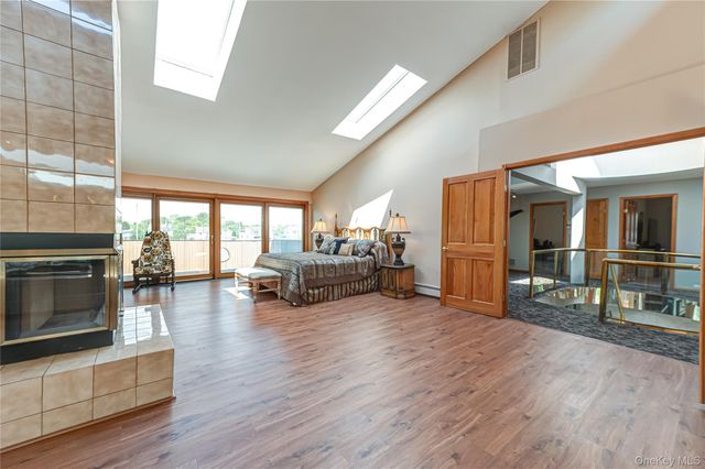 164 W Islip Road, West Islip, NY 11795