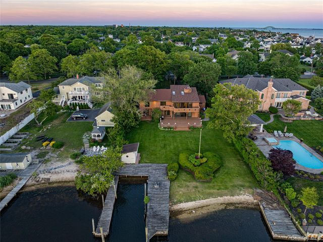 164 W Islip Road, West Islip, NY 11795