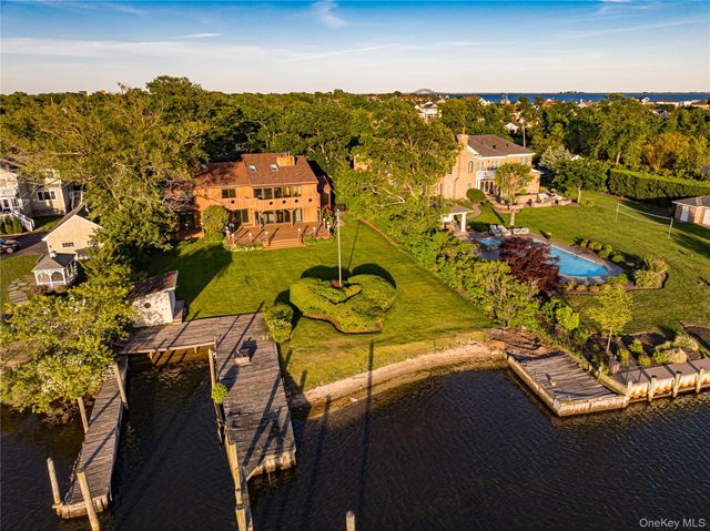 164 W Islip Road, West Islip, NY 11795