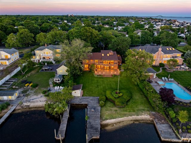 164 W Islip Road, West Islip, NY 11795