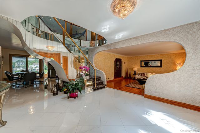 164 W Islip Road, West Islip, NY 11795