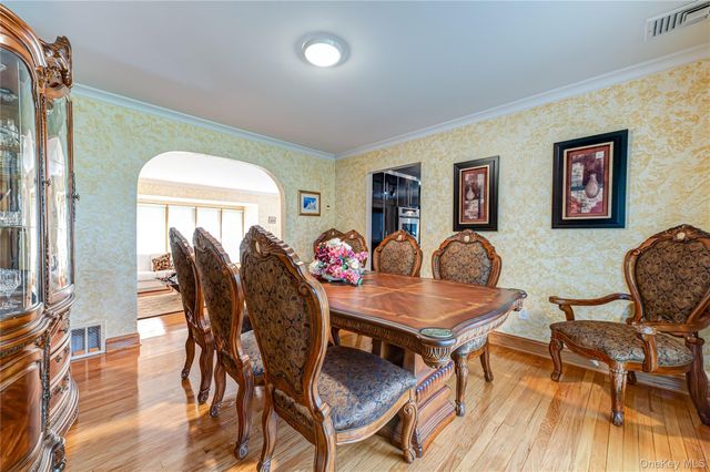 164 W Islip Road, West Islip, NY 11795