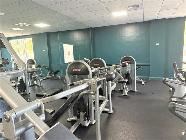 4001 S Ocean Drive 9L, Hollywood, FL 33019