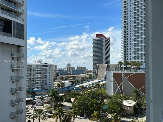 4001 S Ocean Drive 9L, Hollywood, FL 33019