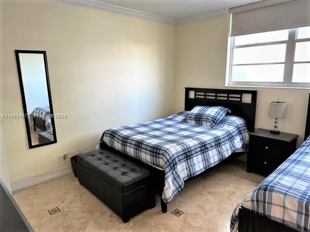 4001 S Ocean Drive 9L, Hollywood, FL 33019