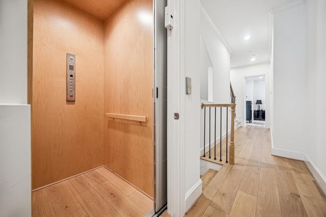 1270 Wood Hollow Drive, Houston, TX 77057