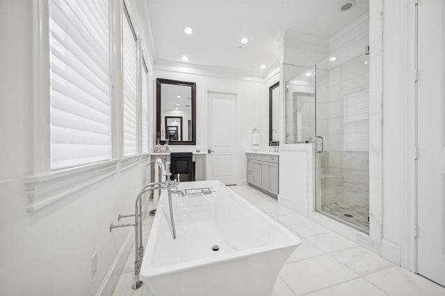 1270 Wood Hollow Drive, Houston, TX 77057