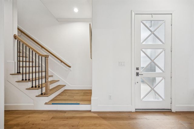 1270 Wood Hollow Drive, Houston, TX 77057