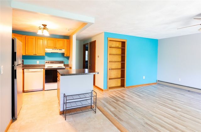 2 Angle Street 8, Lincoln, RI 02838