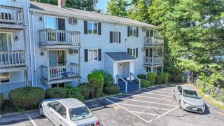 2 Angle Street 8, Lincoln, RI 02838