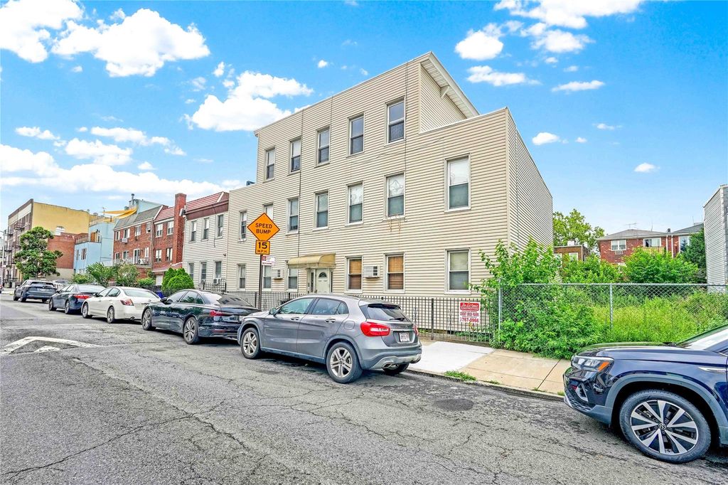 3245 37th Street, Astoria, NY 11103
