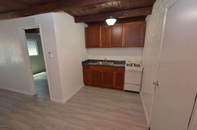 2615 E Fort Lowell Road, Tucson, AZ 85716