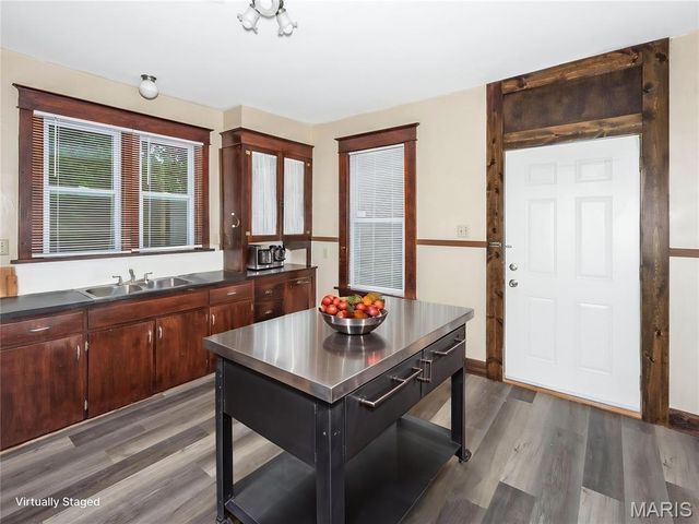 615 N Center Street, Collinsville, IL 62234