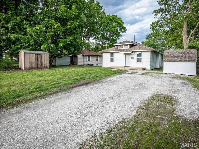 615 N Center Street, Collinsville, IL 62234