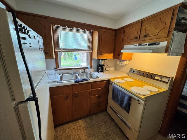615 N Center Street, Collinsville, IL 62234