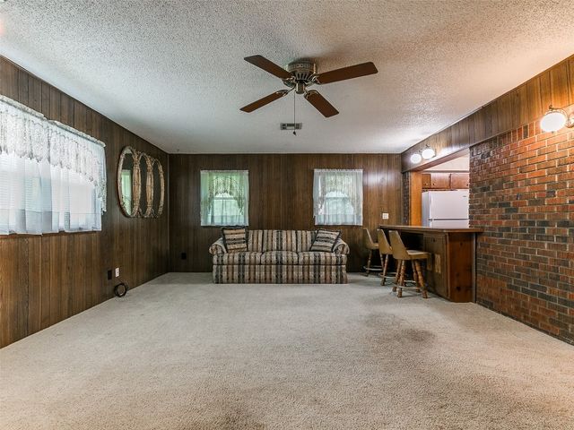 2120 N Divis Avenue, Bethany, OK 73008