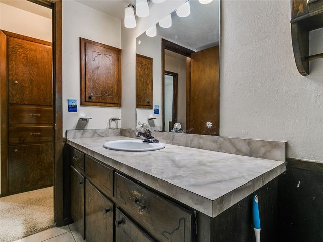 2120 N Divis Avenue, Bethany, OK 73008